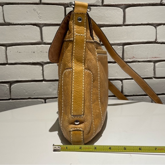 Fossil Tan Leather Crossbody Shoulder Bag with Key - Picture 10 of 16